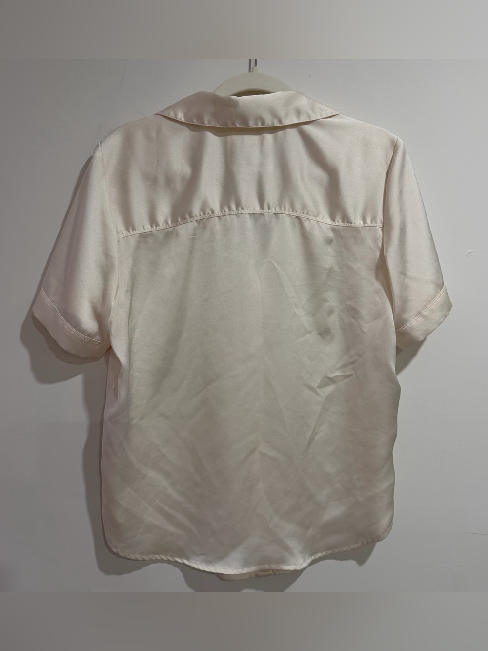 Abercrombie & Fitch Women’s Cream Short-Sleeve Button Blouse - Picture 2 of 2